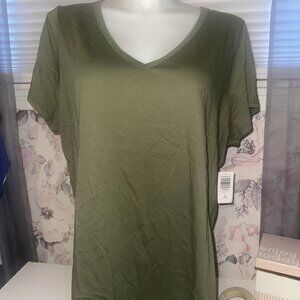 TWO (2) Torrid Classic Fit t-shirts NEW WITH TAGS size 3